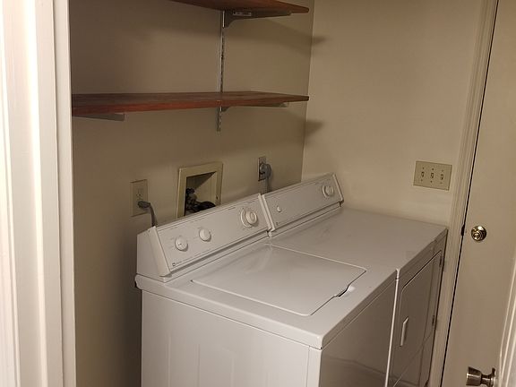 5th image of 1362 Dana Dr