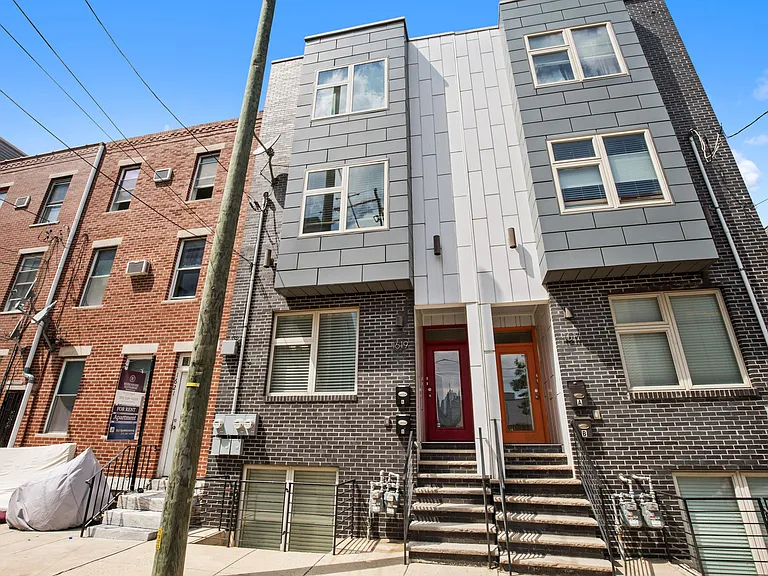 1619 Ogden St — Photo 3