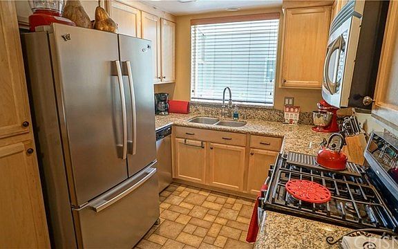 5th image of 17934 River Cir APT 1