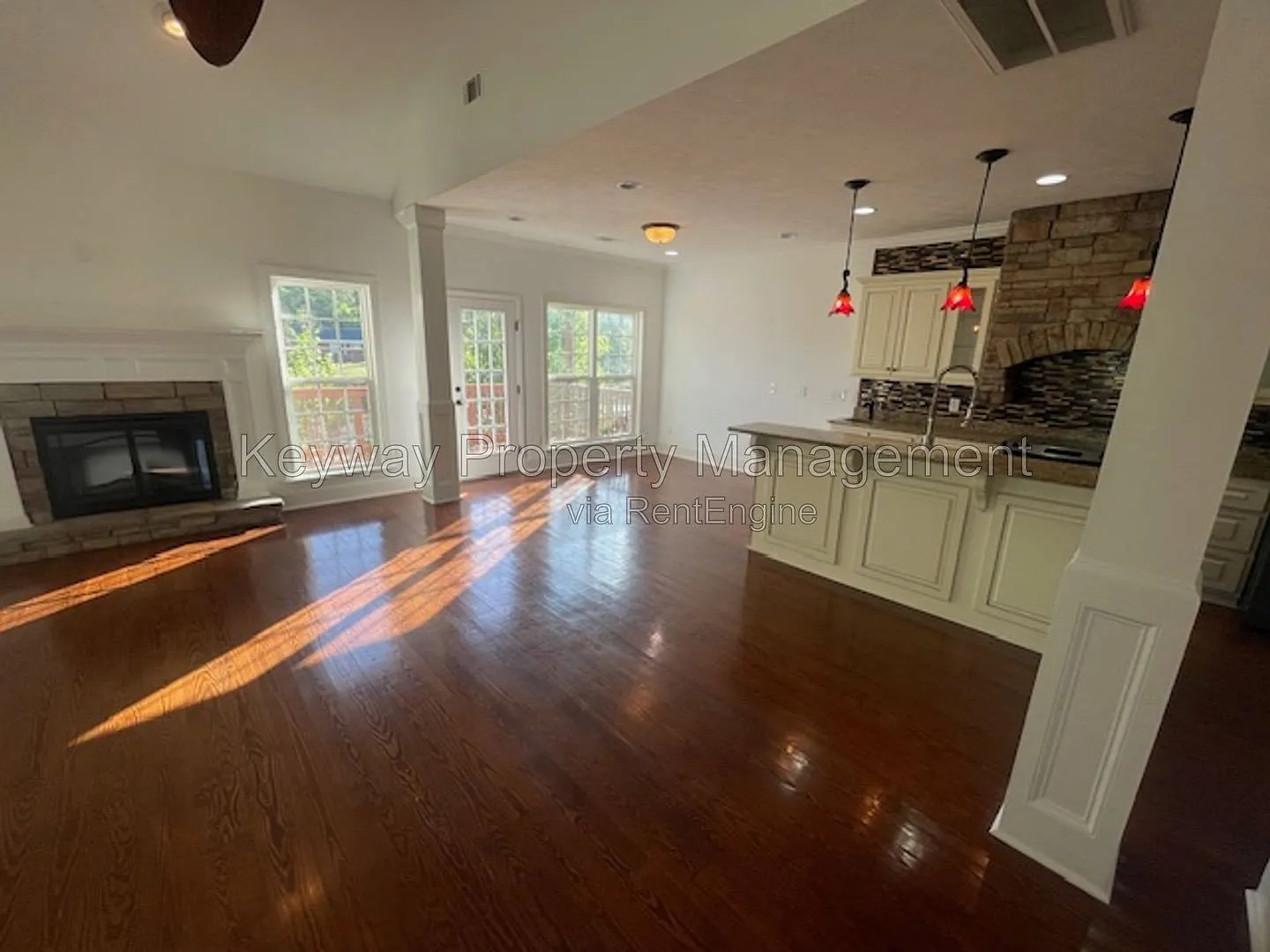 4 bed, 3.0 bath, 3607 sqft, $2,500 — Photo 4