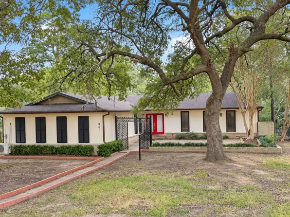 851 Country Pl, Longview, TX 75605