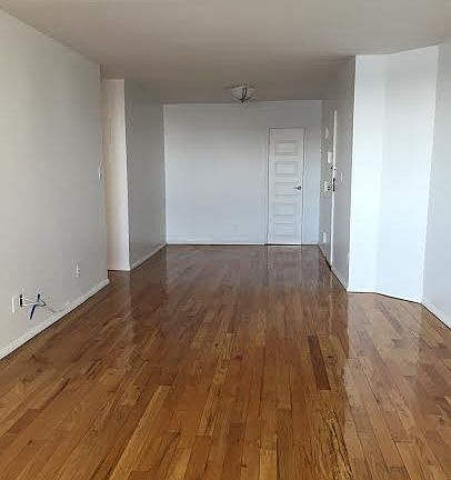 3rd image of 3136 Emmons Ave #6