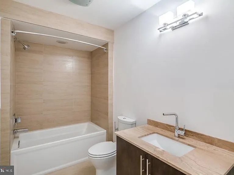 133 E Allen St — Photo 5