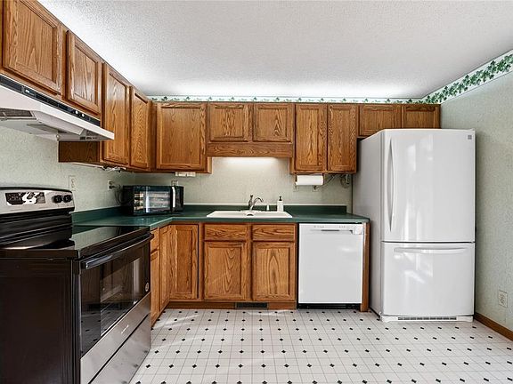 5th image of 9124 E Hilltop Drive