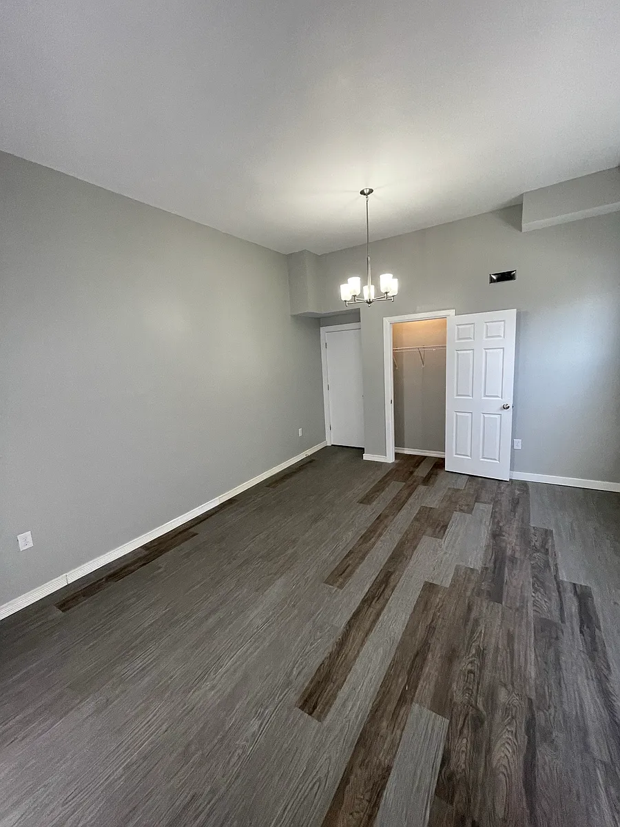 Building Photo - 339 W 32nd St #8