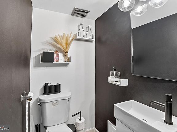 4th image of 8110 Sheriff Rd