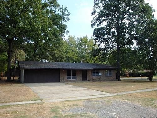 1st image of 211 Redwood Dr