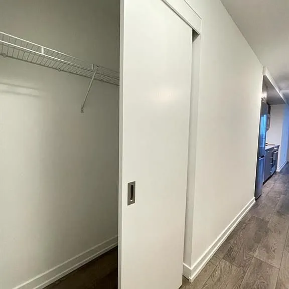 5 Wellington St S — Photo 3