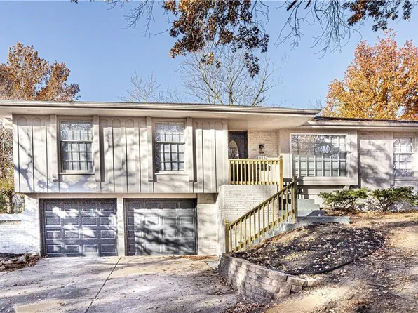 8816 McElroy Rd, Kansas City, MO 64134