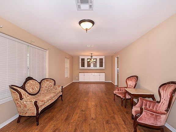 3rd image of 3511 E Bayou Dr