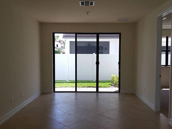 3rd image of 9451 Sardina Way APT 101