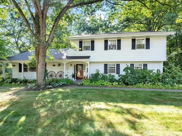 3007 Northwest Rd, Marengo, IL 60152