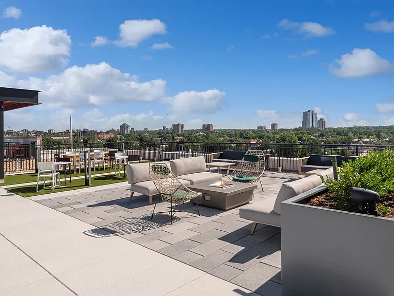 BroadwayPark_amenity_rooftop deck (3)
