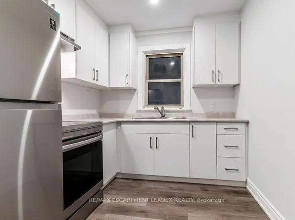 598 Upper James St #A, Hamilton, ON L9C 2Y8
