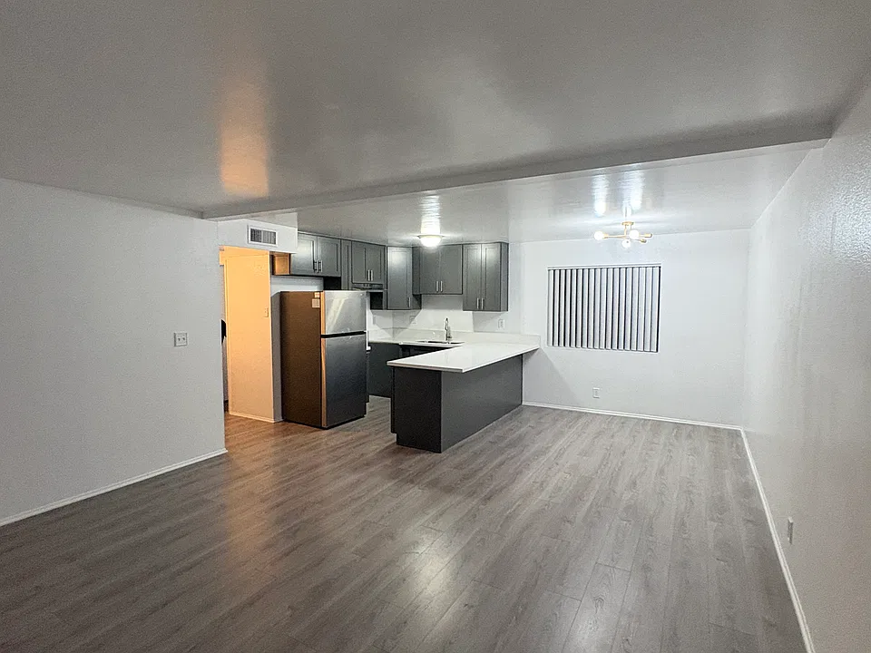 1050 Raymond Ave #298