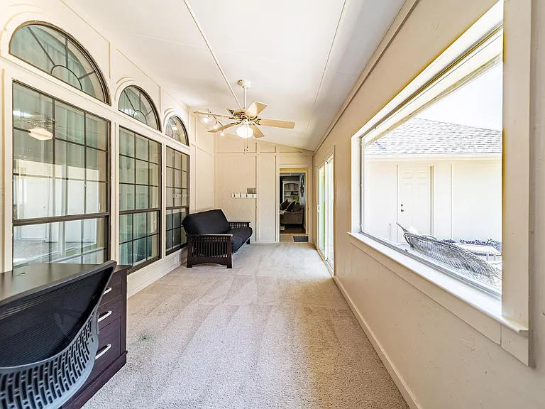 3305 Eisenhower Ln — Photo 20
