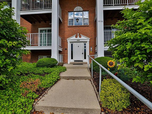 3rd image of 5938 Harrison Ave Unit 32