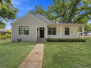 703 W Milam St, Ennis, TX 75119