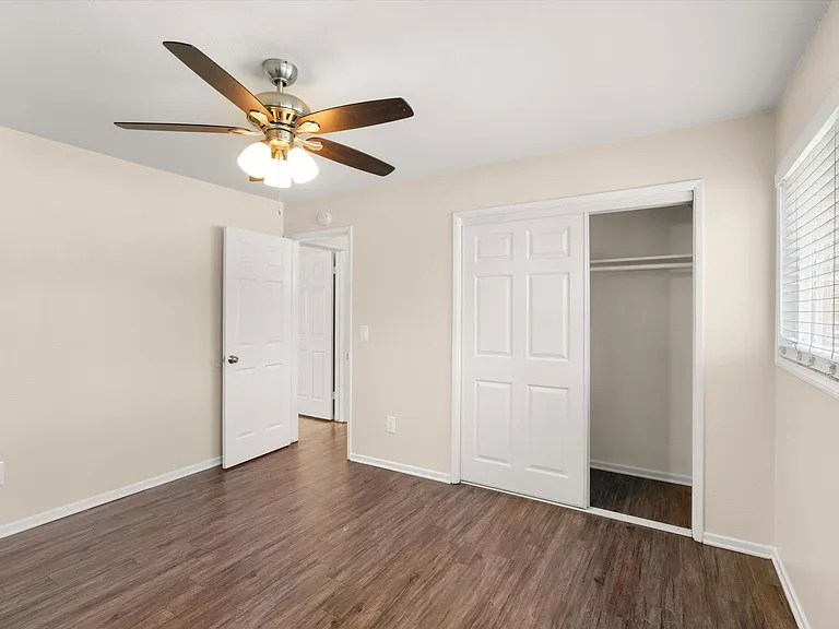 Melrose Manor Apartments - Riverside, CA — Photo 78