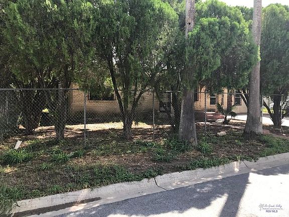 3rd image of 1819 Taxco Dr