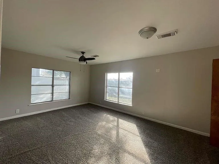 605 S Main St #25 — Photo 10