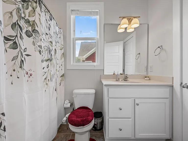 204 Diggory Dr — Photo 5