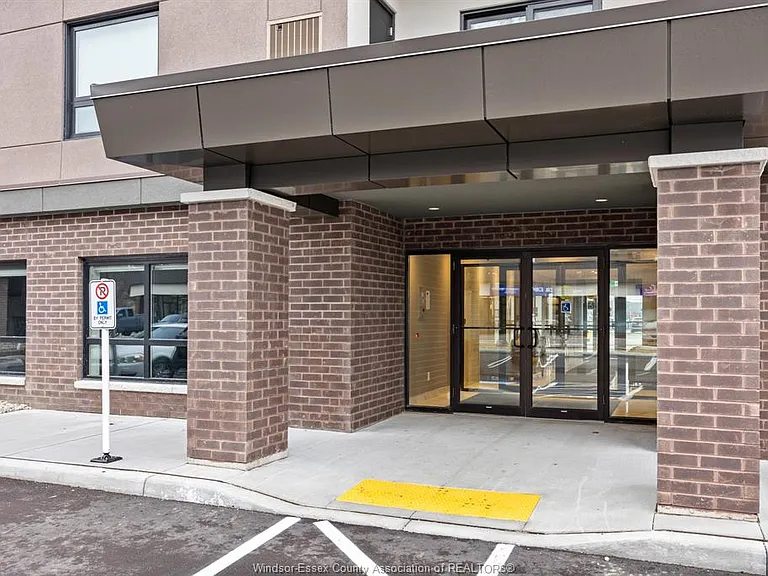 11870 Tecumseh Rd E #511 — Photo 2