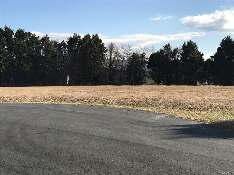 1st image of 10 Country Ln