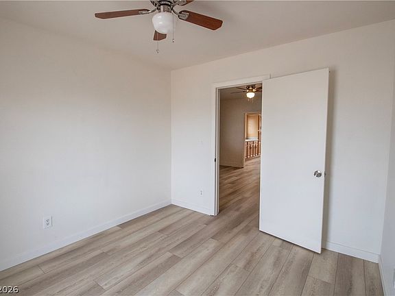 4th image of 119 W Victory Rd