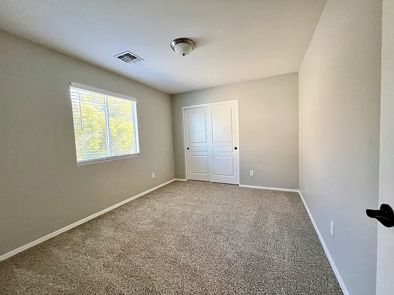 11613 W Jackson St — Photo 16