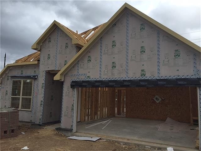 1st image of 1213 Misty Brook Ln
