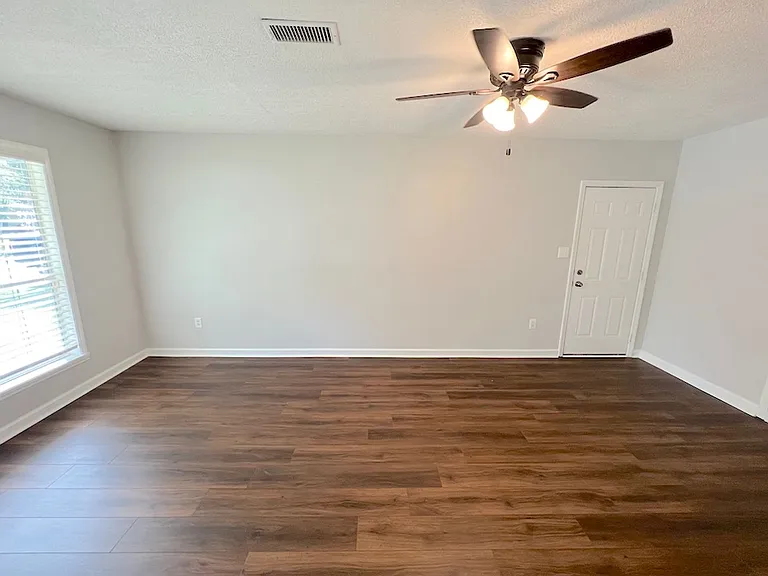 123 Davidson Ave — Photo 4
