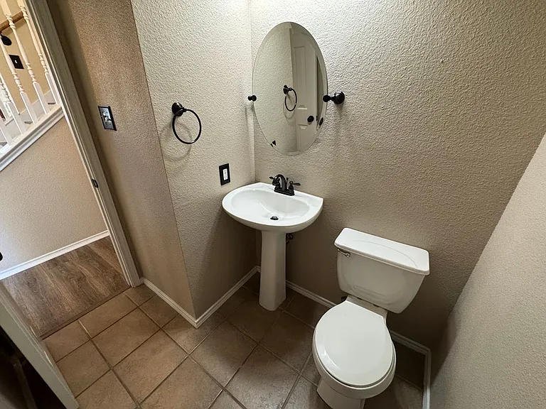 217 Tepee Dr — Photo 16