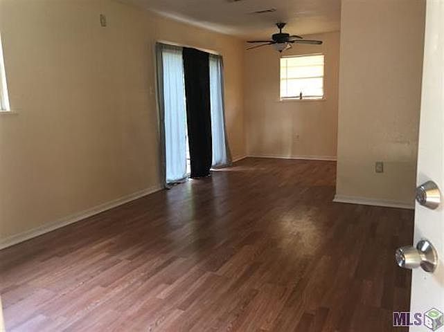 2nd image of 11045 Red Oak Dr