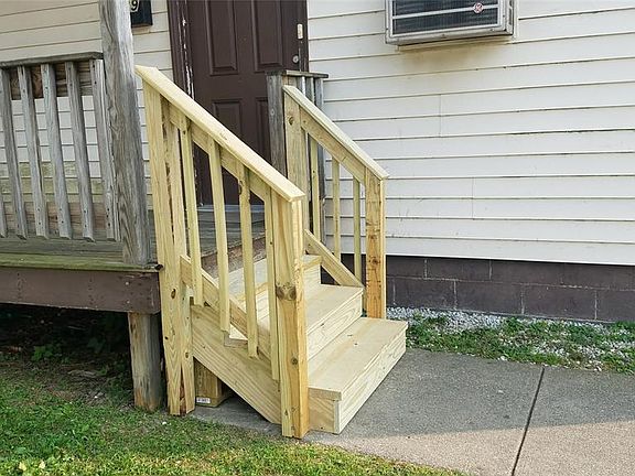 5th image of 89 Carlton St