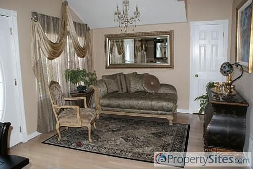 3rd image of 39 Kirby Ln