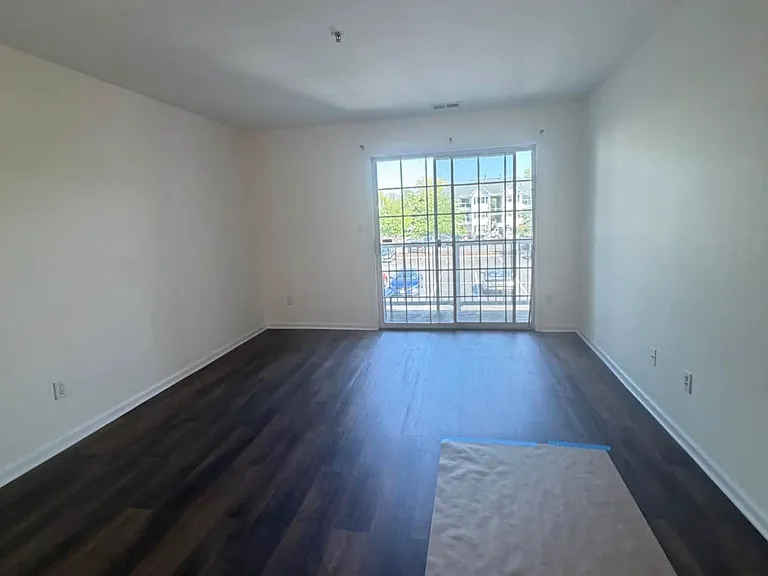 327 Waterford Dr — Photo 8