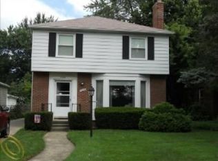 13328 Wales Ave, Huntington Woods, MI 48070