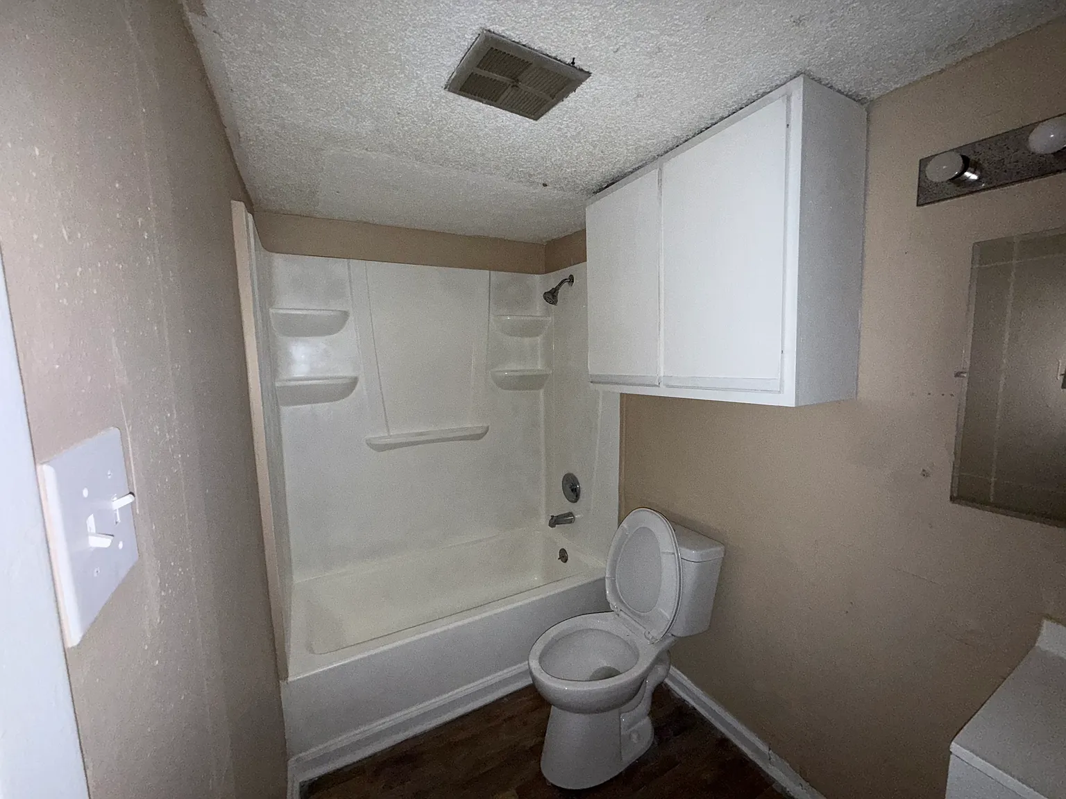 2 bed, 900 sqft, $850 — Photo 2