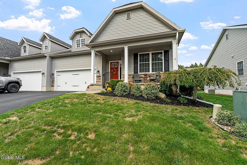 3rd image of 12 Forestbrook Drive