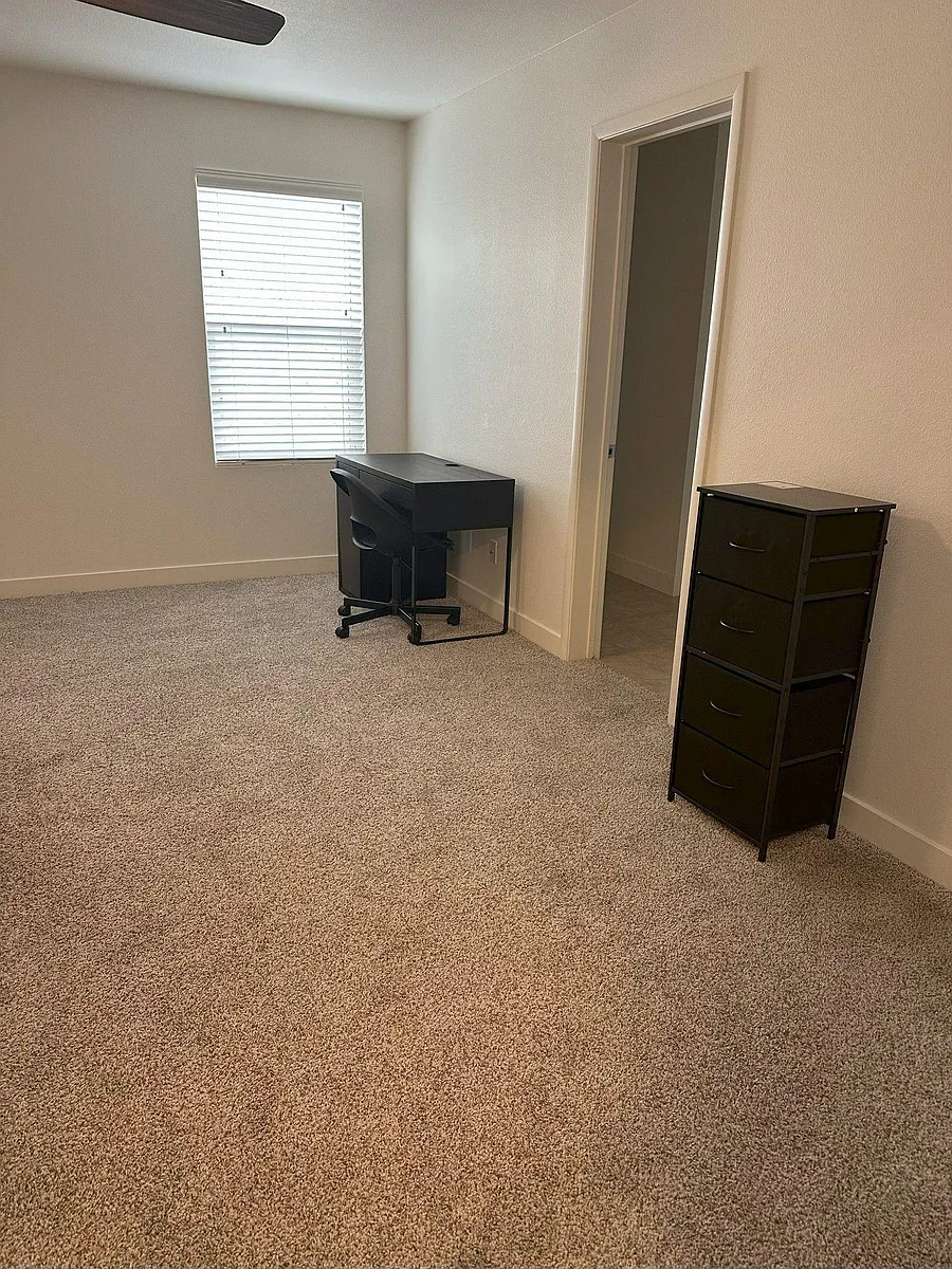 Room 2 - Griffin Ave