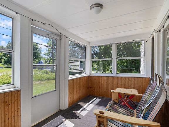 3rd image of 233 Littleworth Road