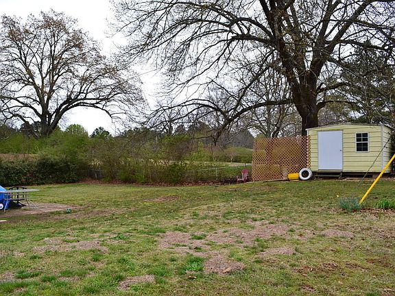 3rd image of 101 Walden Dr