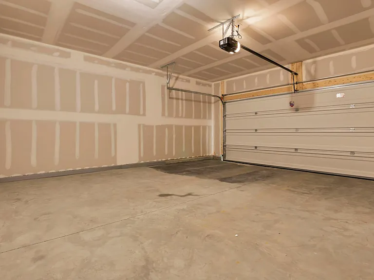 6302 Marinelli Dr N — Photo 36
