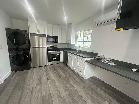 4th image of 5923 Corbin Ave #A