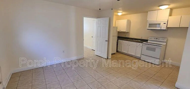 1 Ellis Dr #B — Photo 1