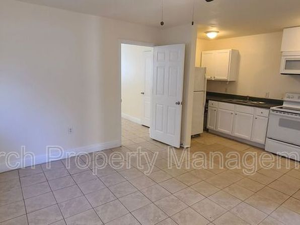 1 Ellis Dr #B