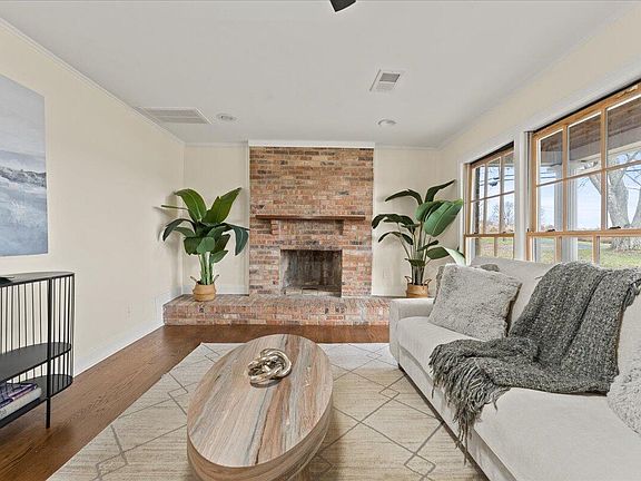 5th image of 532 Old Bristow Rd