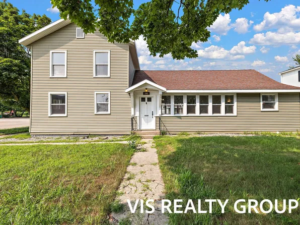 103 E Savidge St, Spring Lake, MI 49456