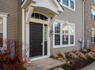 155 Springbrook Trl S, Oswego, IL 60543